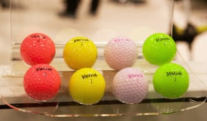 KOMMER I SEKS FARGER: Volviks fargede baller har stor suksess på LPGA, der 15-20 prosent av spillerne bruker ballen. Foto: Torsten Pamp