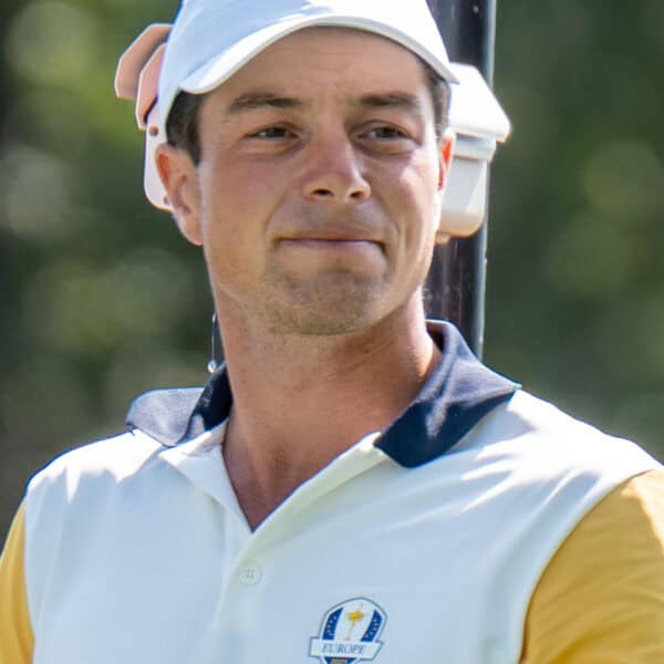 Valspar Championship: Copperhead-testen venter mens Masters rykker nærmere